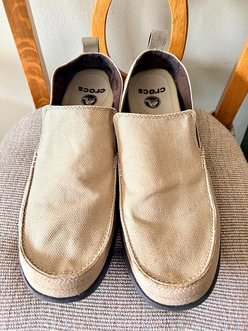 Crocs Men's Walu Slip-On are casual, lightweight slip-on loafers 38